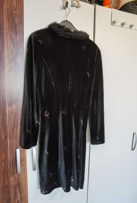 Черно луксозно манто връхна дреха от фин плюш