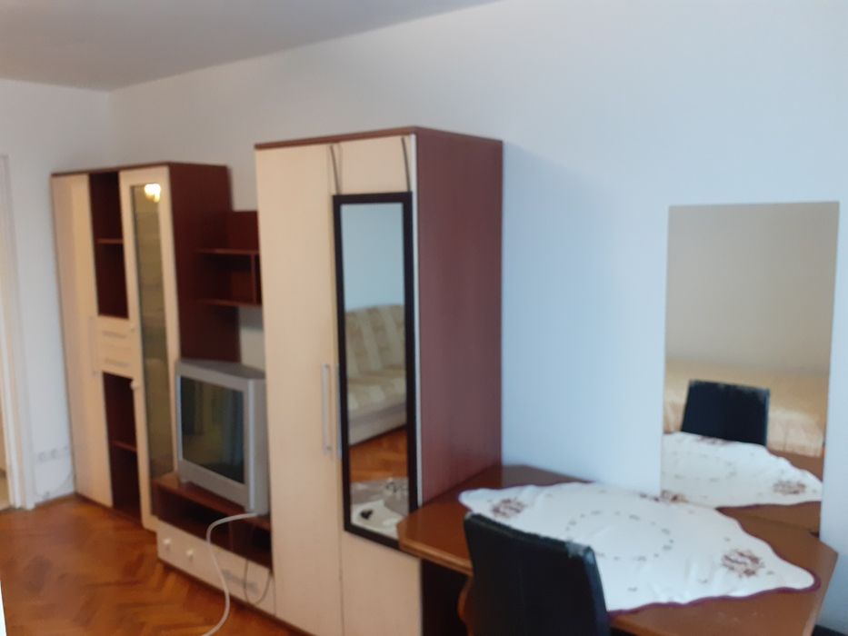 Închiriez apartament cu 1 camera