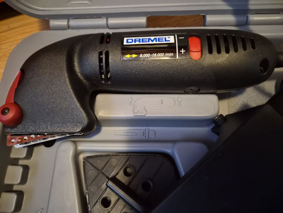 Шлифовачна машина Dremel 6000