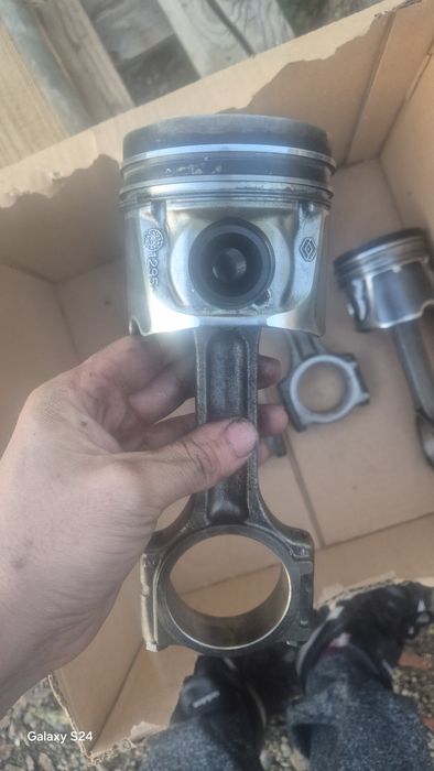 Бутала за Рено Трафик 2.0дци