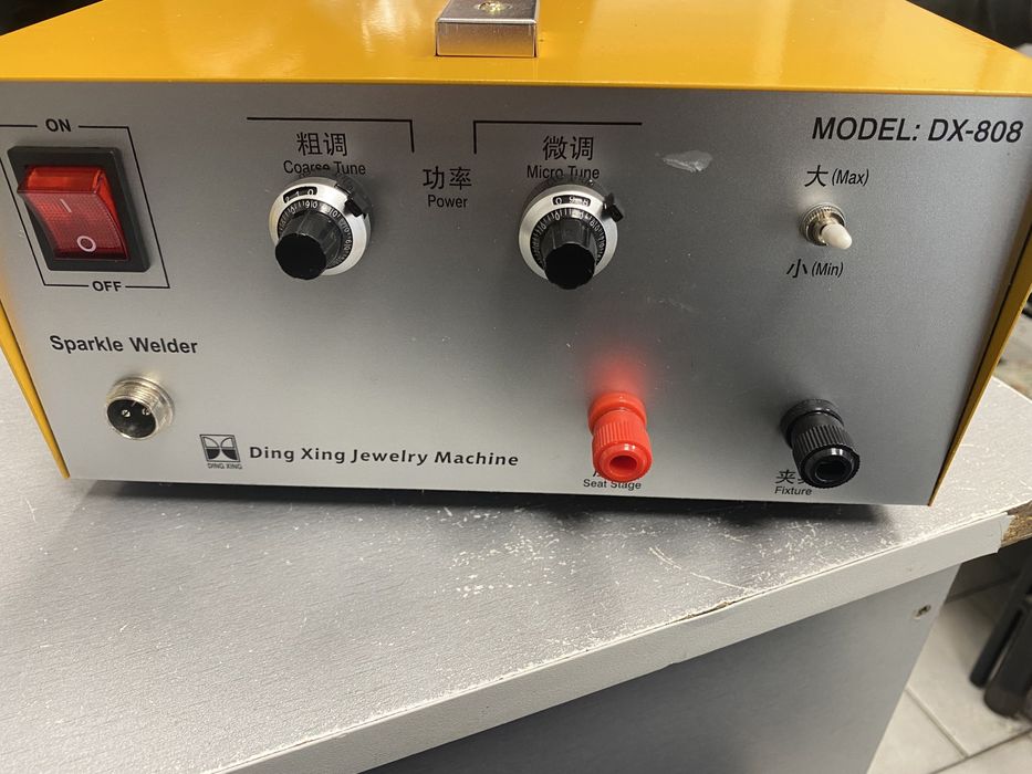 Апарат за точково заваряне на многоцветен метал бижута