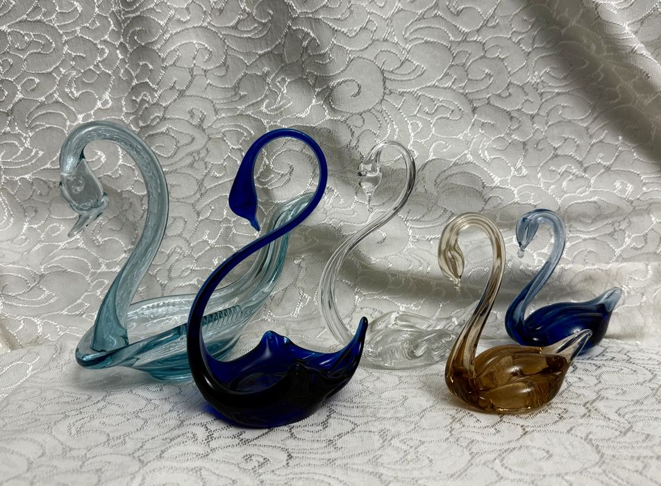 Лебеди из стекла, сувениры, подарки