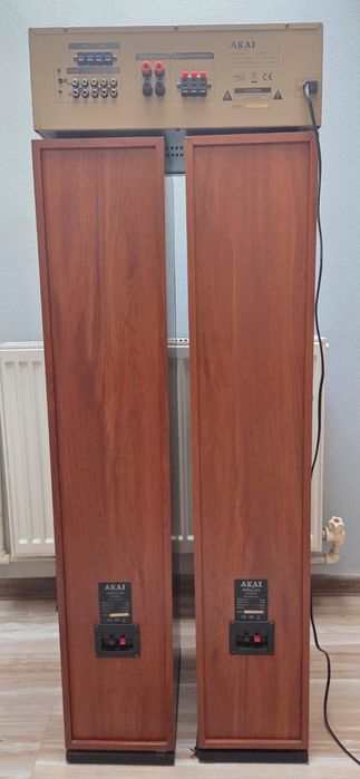 Boxe  Akai în stare perfectă