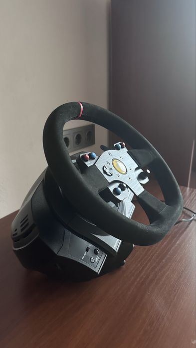 Гоночный руль Trustmaster ferrari