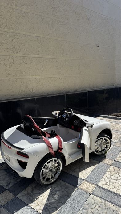 Детский электромобиль в стиле BMW