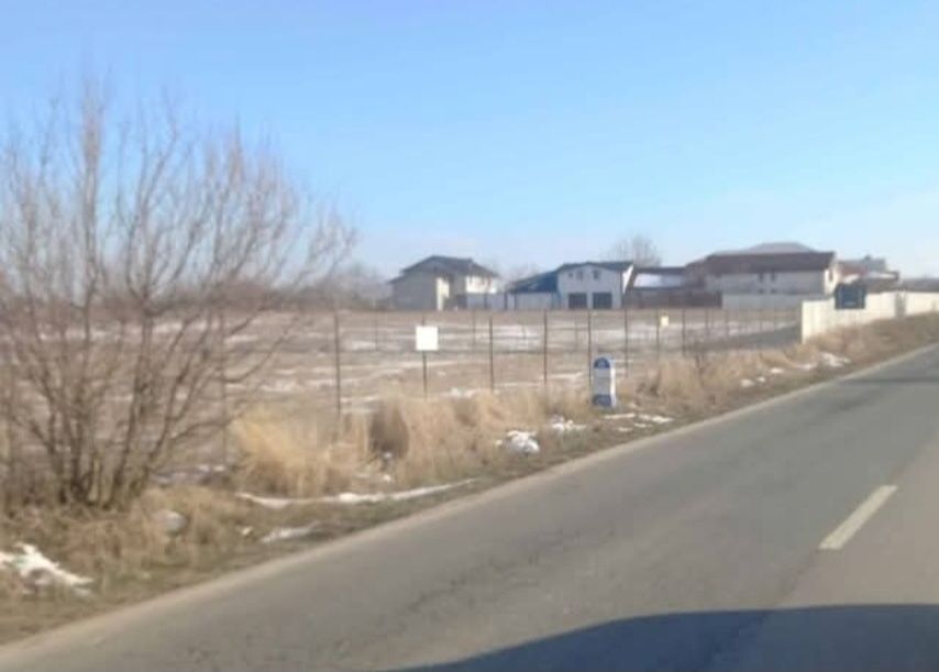 Se vinde teren 21700m²