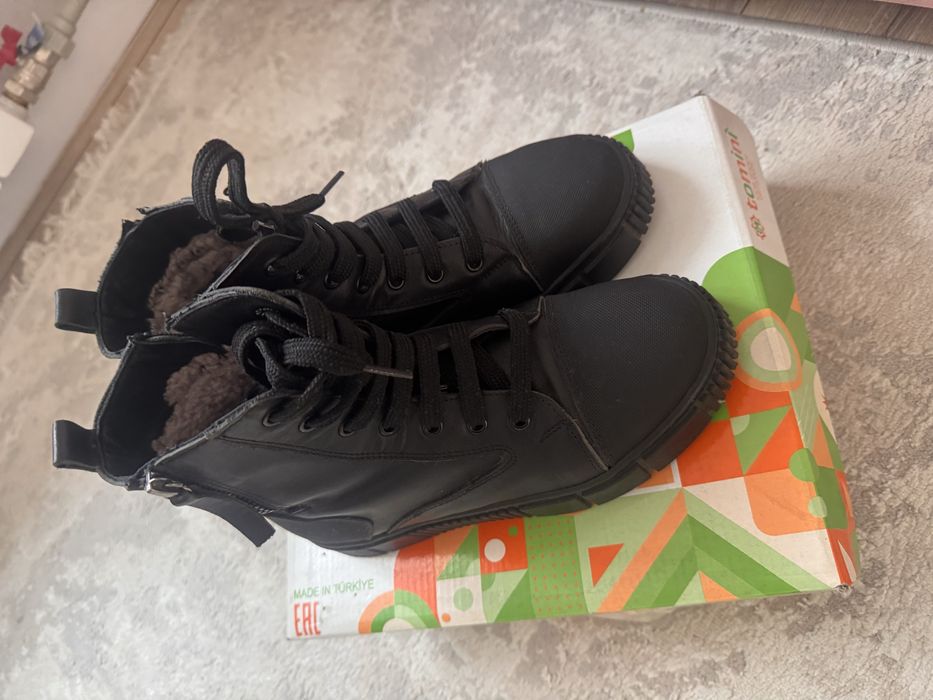 Продам сапоги на девочку 36р