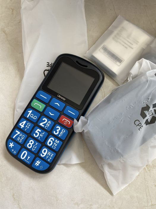 Telefon cu butoane mari