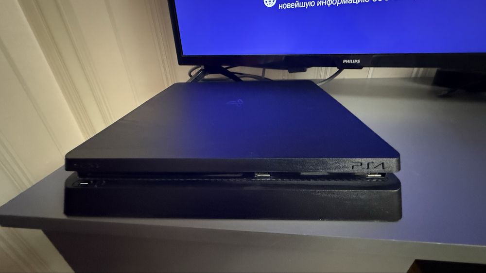 Плейстейшен 4 слим