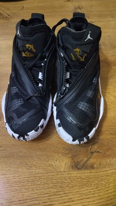 Джордан маратонки номер 40