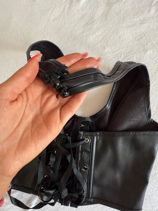 Чисто нов кожен корсет – размер XS