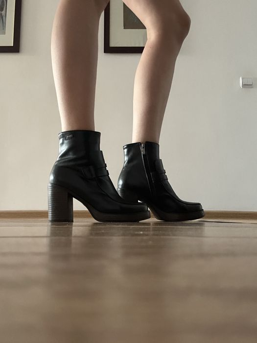 Ботинки на устойчивам каблуке