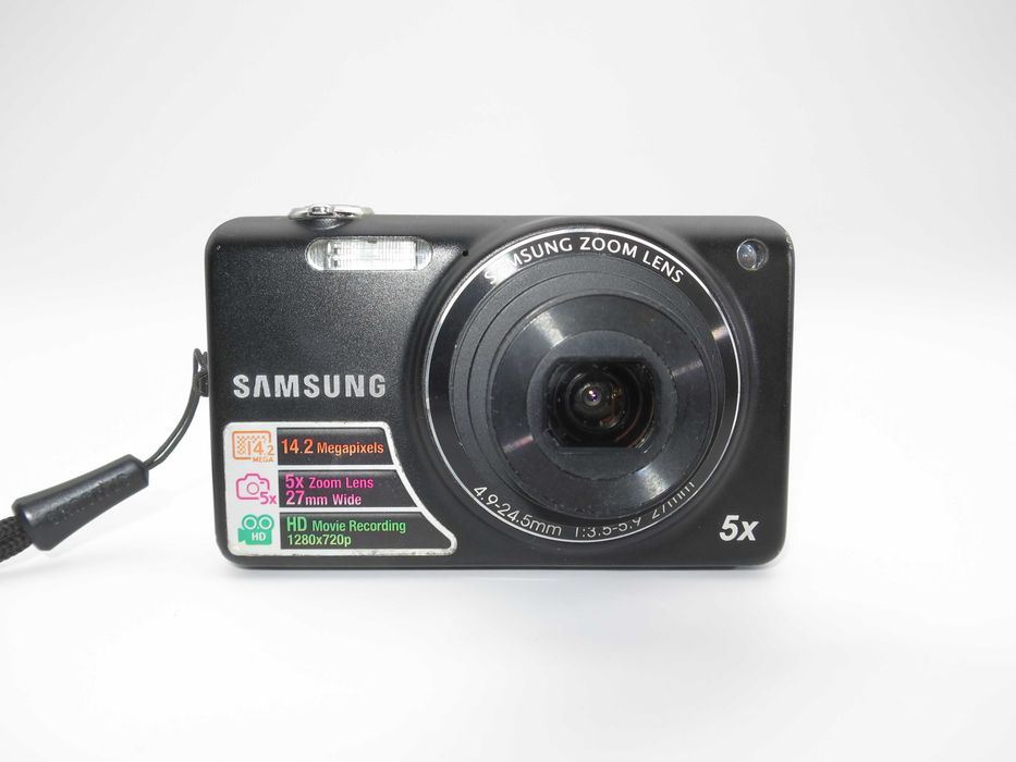Samsung ST65 ултра компактен цифров фотоапарат, черна дигитална камера, в отлично състояние, пълен комплект, работи супер.