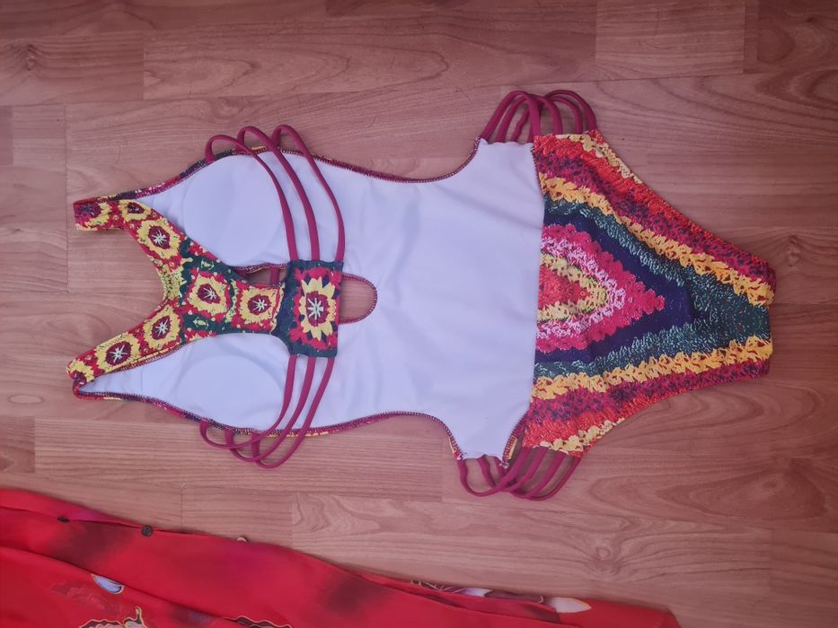 Бутиков цял бански и парео / универсален размер