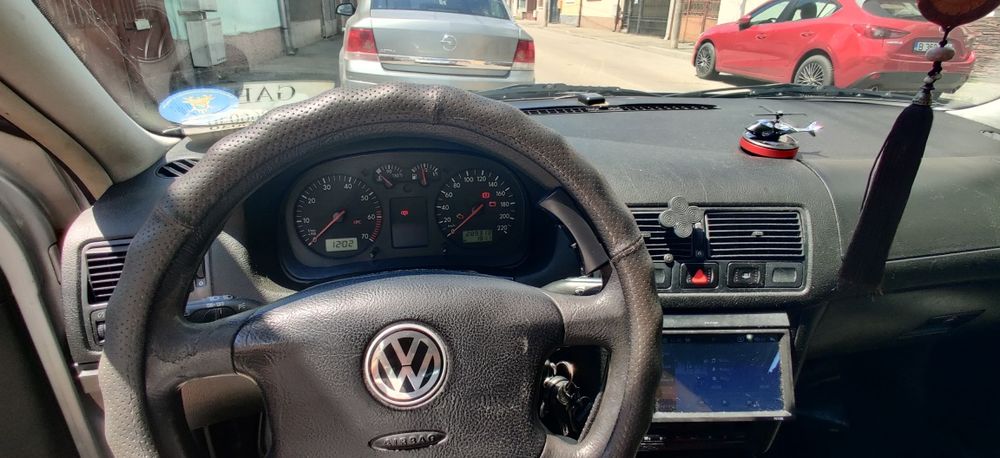VOLKSWAGEN Golf 2003 — imagine 5
