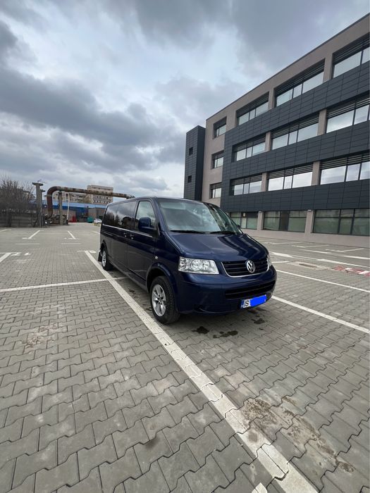 VW Caravelle  T5 8 + 1 Locuri Model Lung  M1