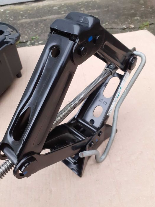 Cric PEUGEOT 508, 407, 308, 208, 207  CITROEN C2 C3 C4 C5, Xsara