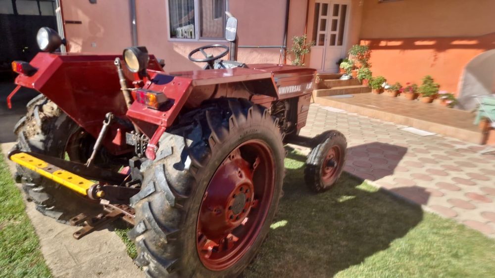 Tractor universal 450
