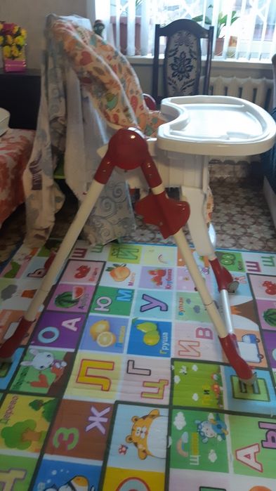 Стулчик для кормления отличном состояний.