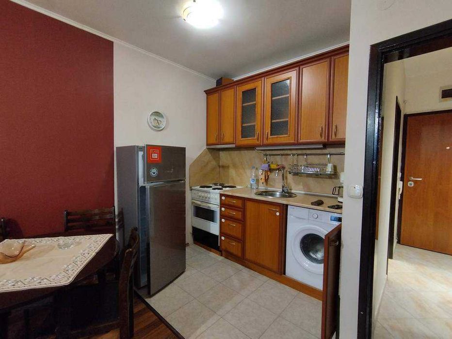 Давам под наем 2-стаен в жк Младост-1