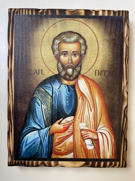 Икона върху застарено дърво