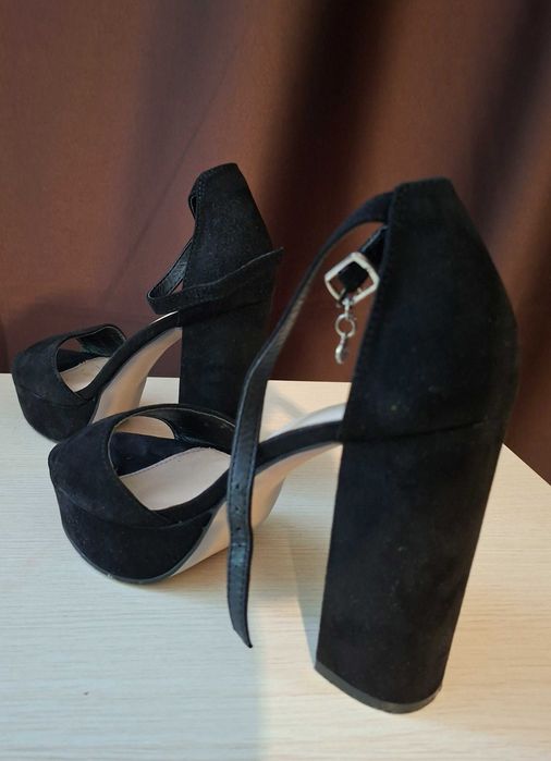 Валурени и класически токчета