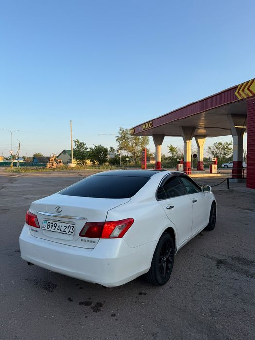 Lexus ES350 сел поехал