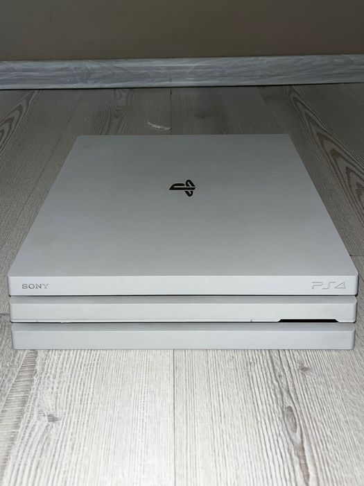PlayStation 4pro white