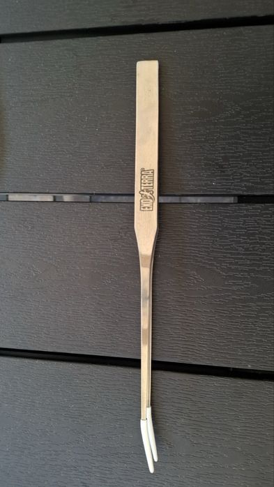 Породавам терариум Exo Terra за гущер и оборудване за терариу