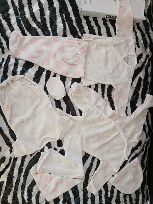 Комплект DKNY бебе 0-3 м нови