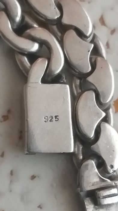 Vand brățara masivă din argint