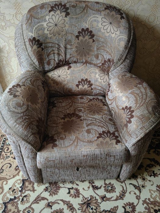 Продаются 2 кресла