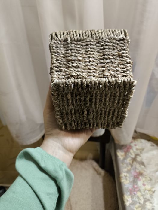 Две  небольшие корзинки