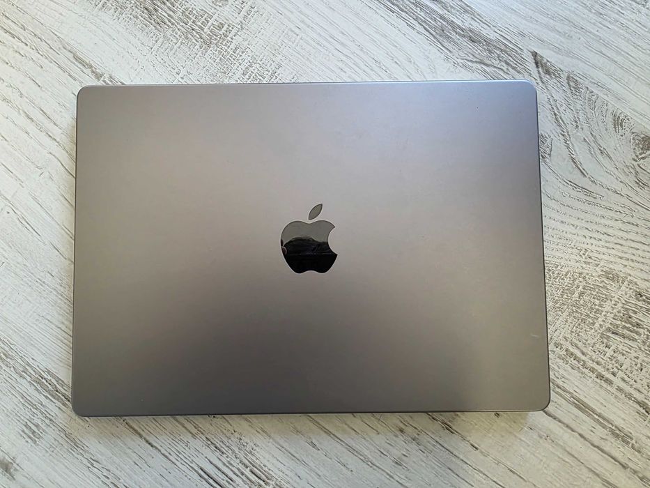 Macbook Pro M2 Pro 32GB / 512GB