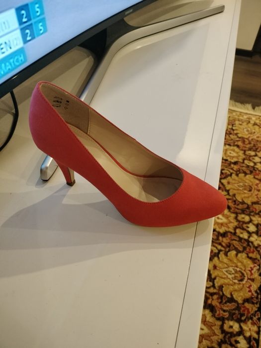 Pantofi stiletto noi