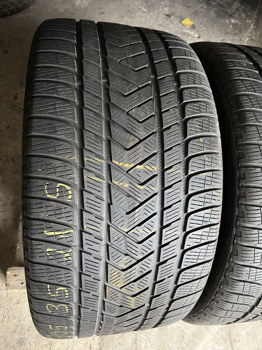 2 anvelope de iarna 305/35/21 pirelli!