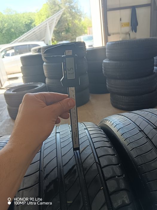 235 50 19 michelin