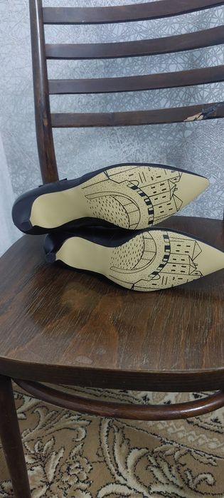 Стильные итальянские полусапожки.