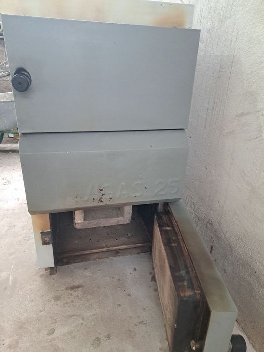 Vând cazan de lemne Vigas 25kw