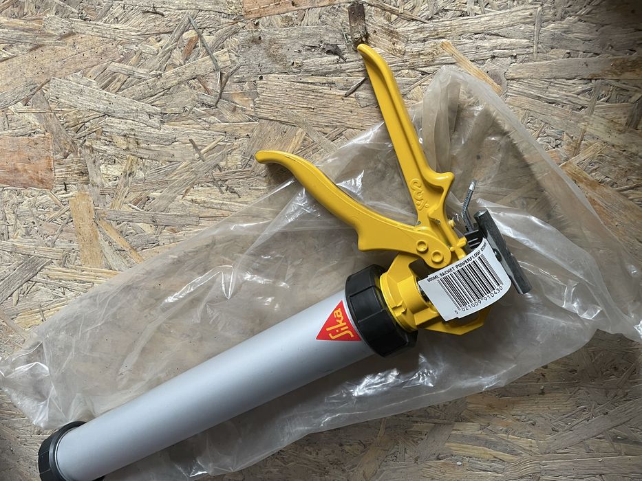 Пистолет за силикон салам sika