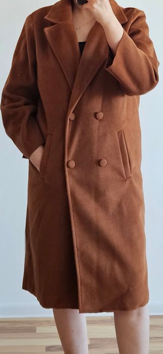 Стильное демисезонное пальто