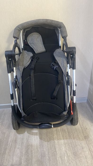 Продам коляску с перекидной ручкой