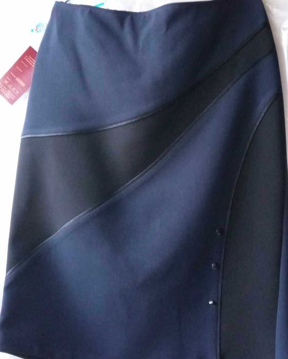 Дамска пола от два цвята.