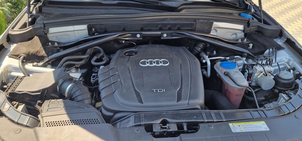 Vând Audi q5 2012