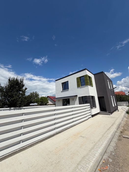 Casa noua de vanzare tip duplex in oras comunitate privata