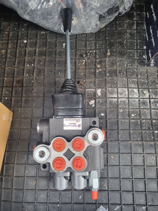 Multiplicator turati crapator spargator lemne cu pompa hidraulica