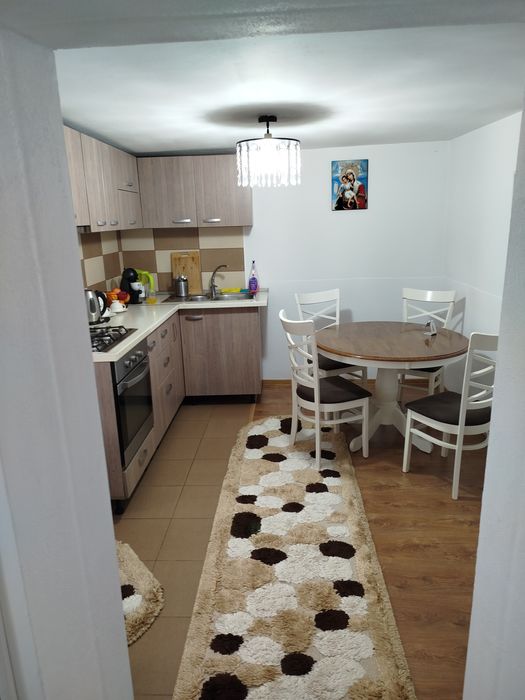 Vând casă cu spațiu comercial