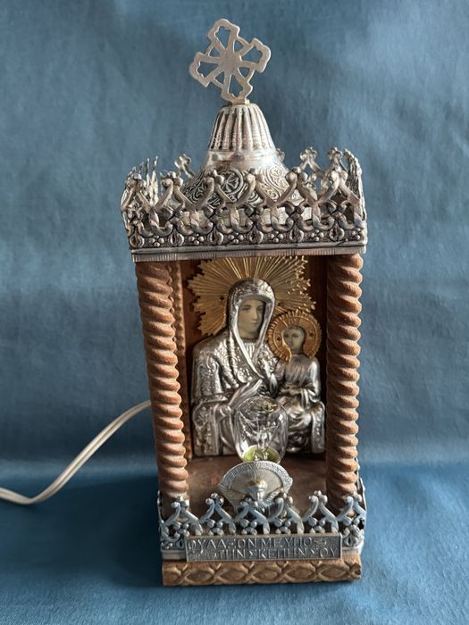 Светещ иконостас , икона , кандило