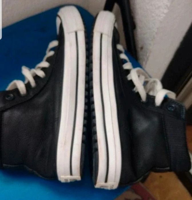 Converse înalți negri mărimea 40