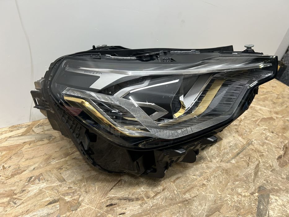 Far faruri bmw G42 G87 M2 led adaptiv gold